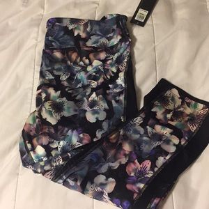 Jessica Simpson warmup athletic capris 18/20 NWT